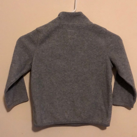 Old Navy Pullover Kids Gray - Picture 2 of 3